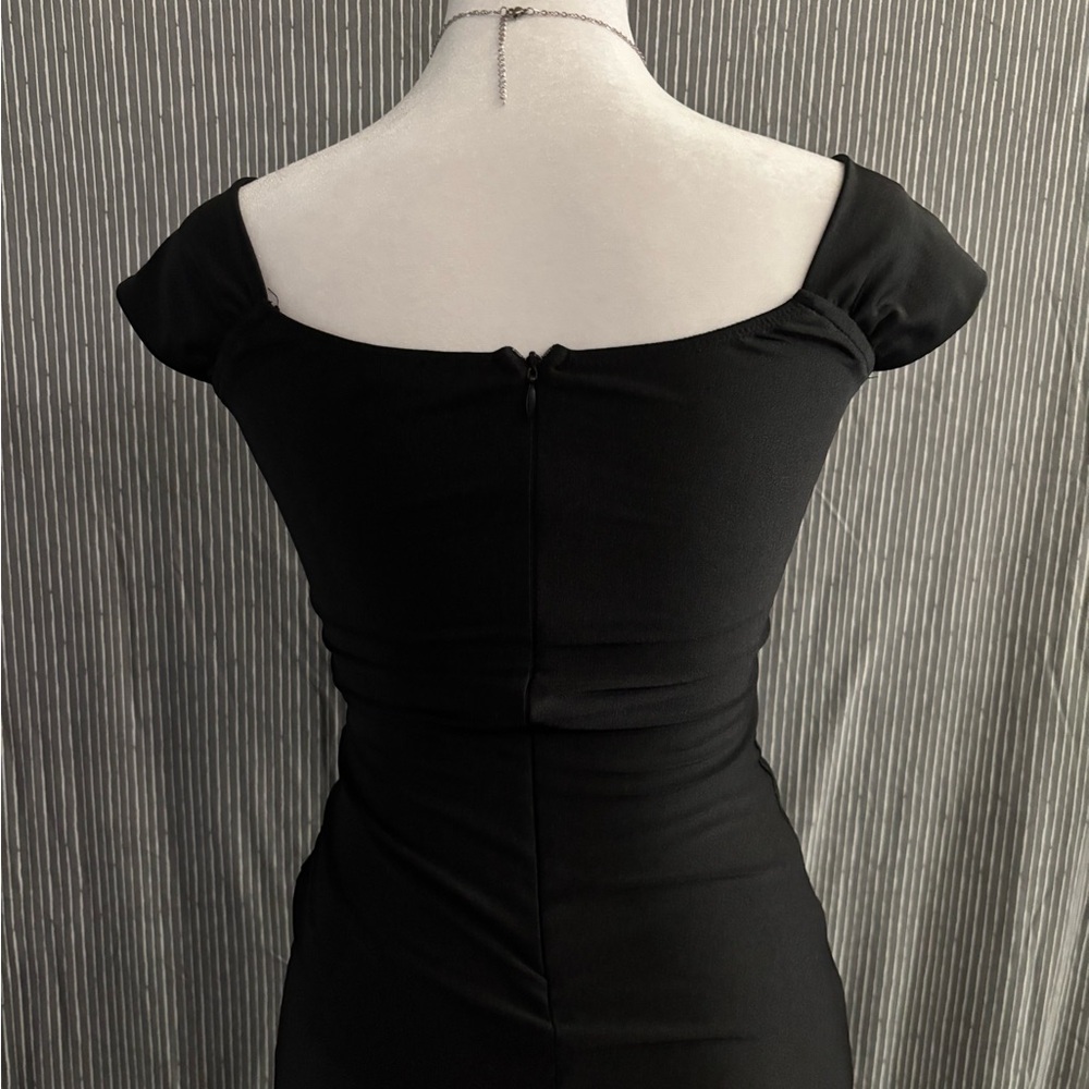Black off shoulder maxi dress - Picture 4 of 6